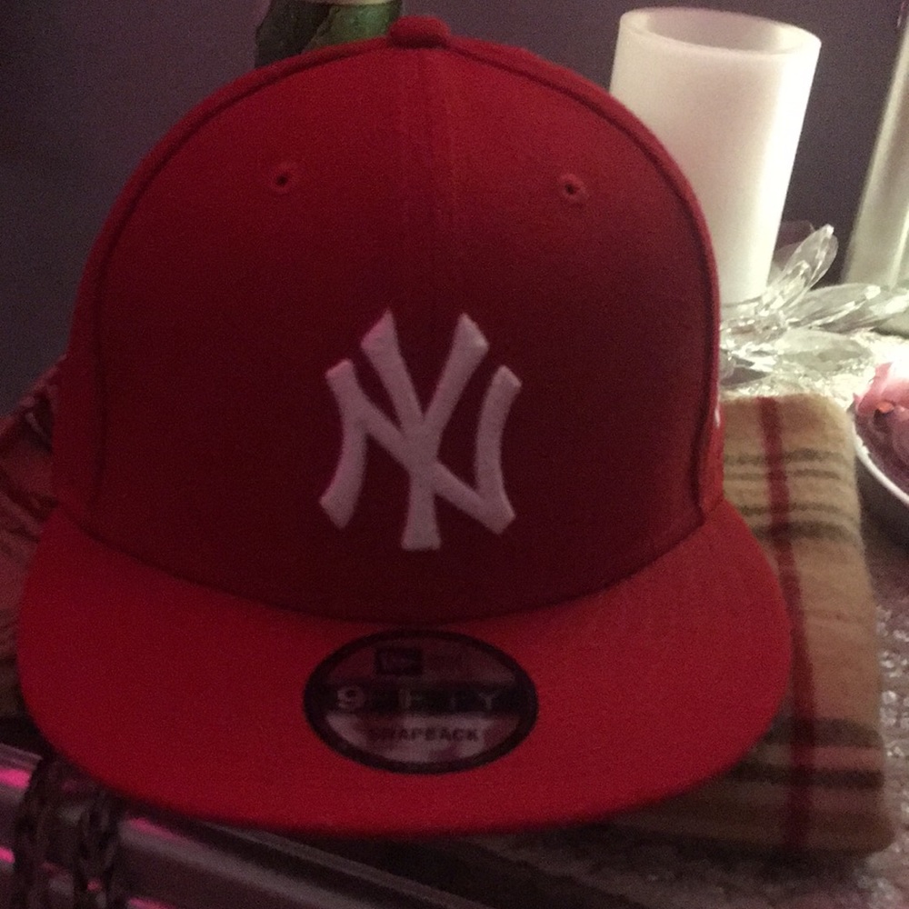 red adjustable yankees hat